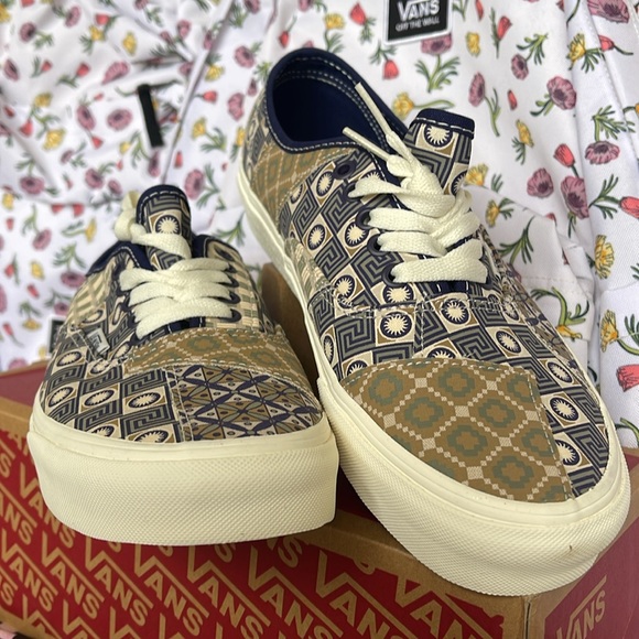 Vans Men’s Authentic Patchwork 
Geo Trek Navy
VN0A7Q4ONVY
Sneakers - Picture 7 of 16
